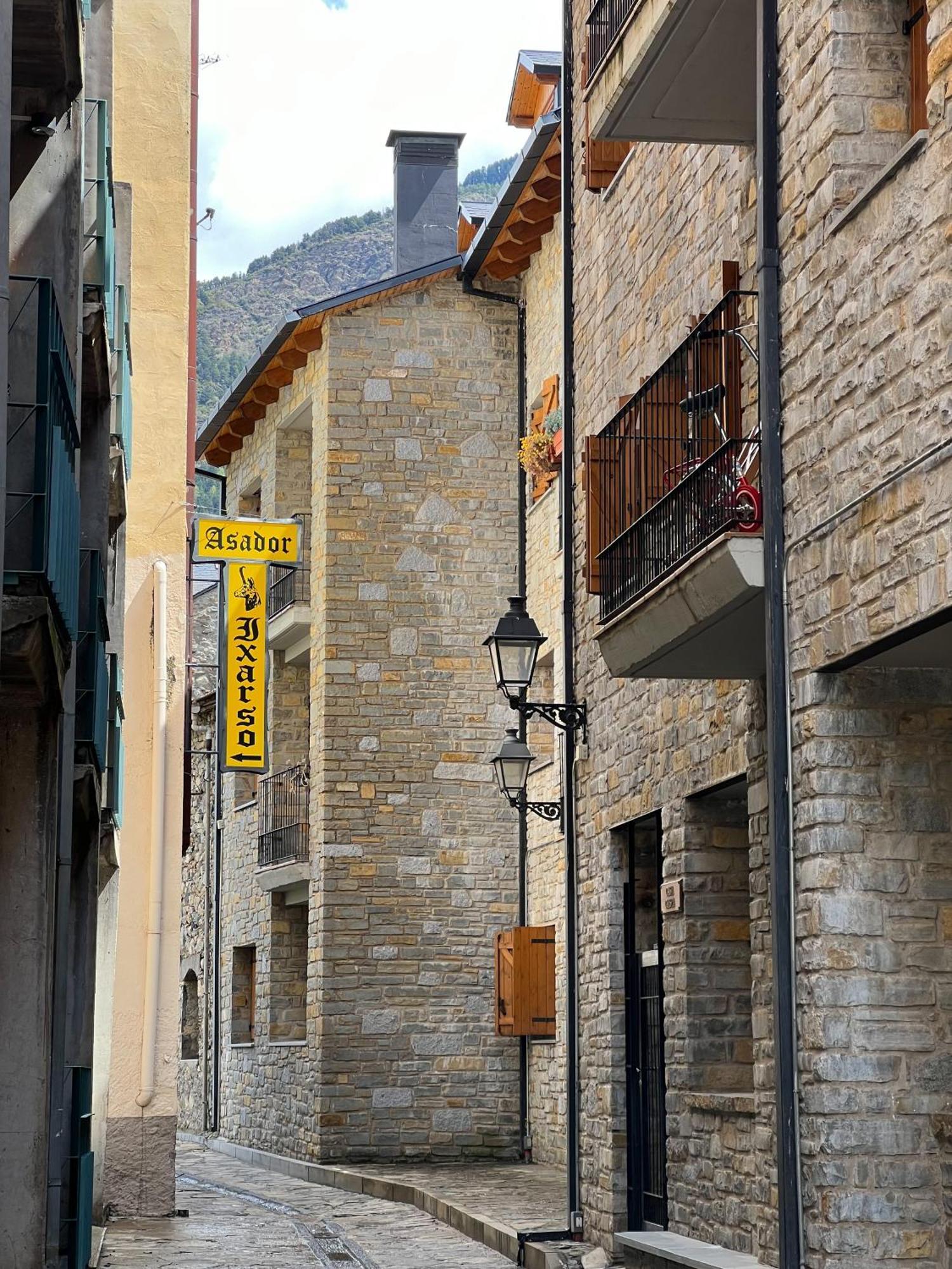 Casa La Muga Apartment Benasque Bagian luar foto